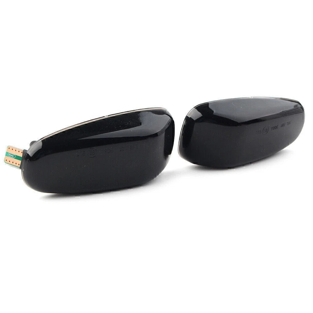 LED Dynamic Side Turn Signal Light for Mercedes Benz C-Class W203 (2001–2007)