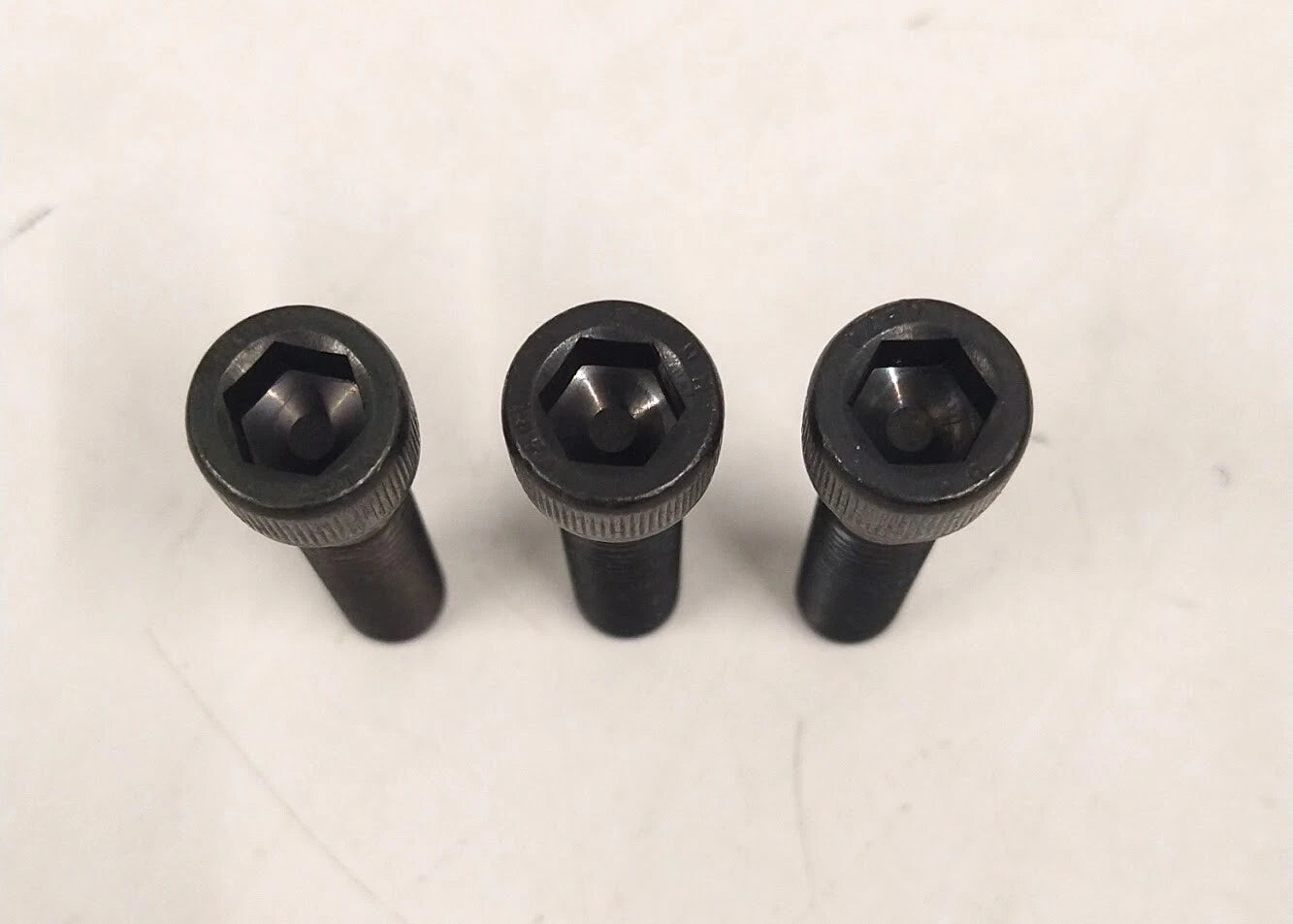 60 Count UH A574 2.5'' Screw/Bolt Set for Automotive Applications
