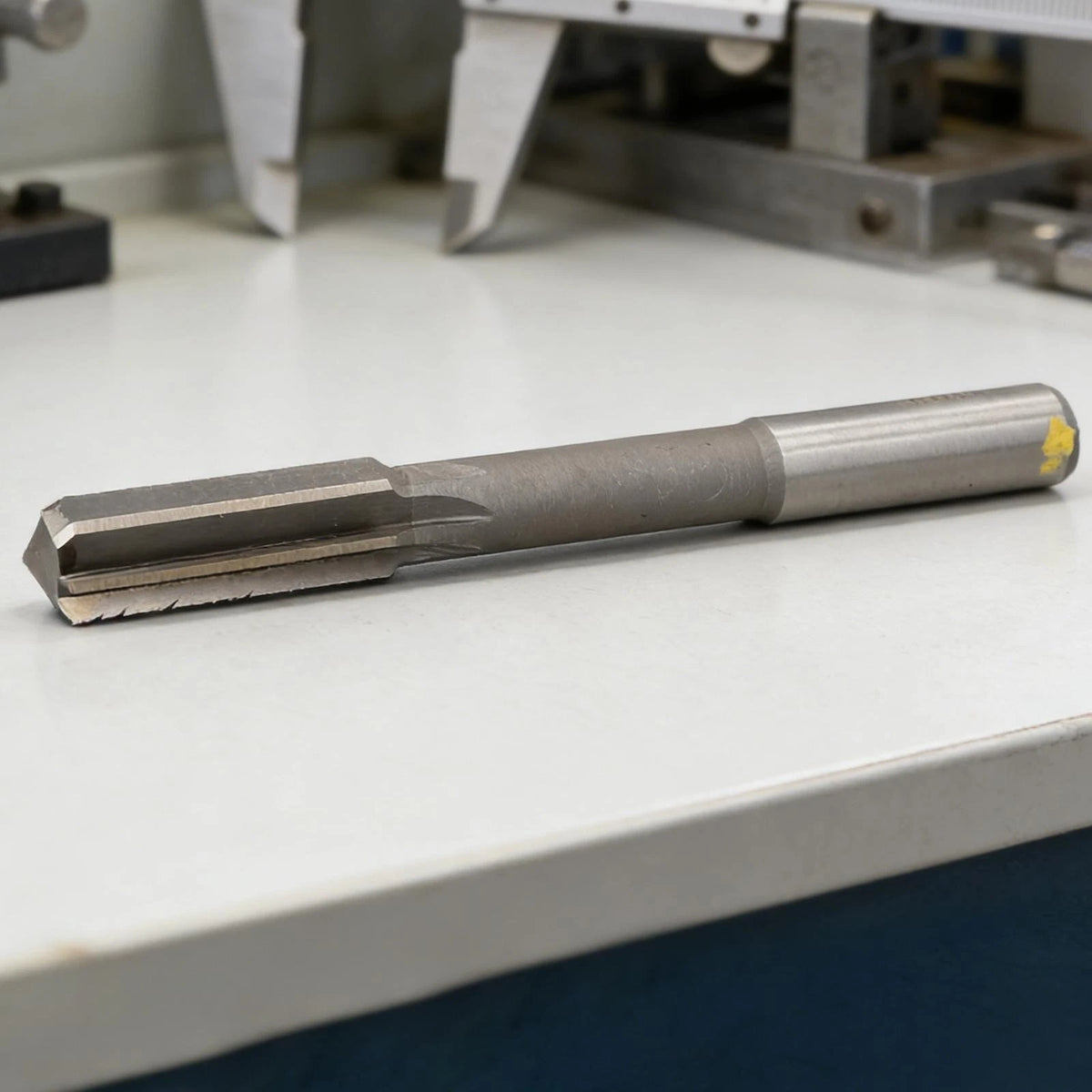 20mm HSS H7 Reamer with 6 Straight Flutes for Milling and Drilling