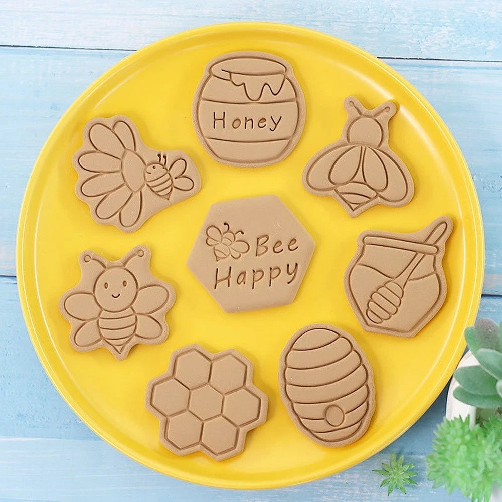 8 Piece Bee Cookie Cutters Set for Baking Tools