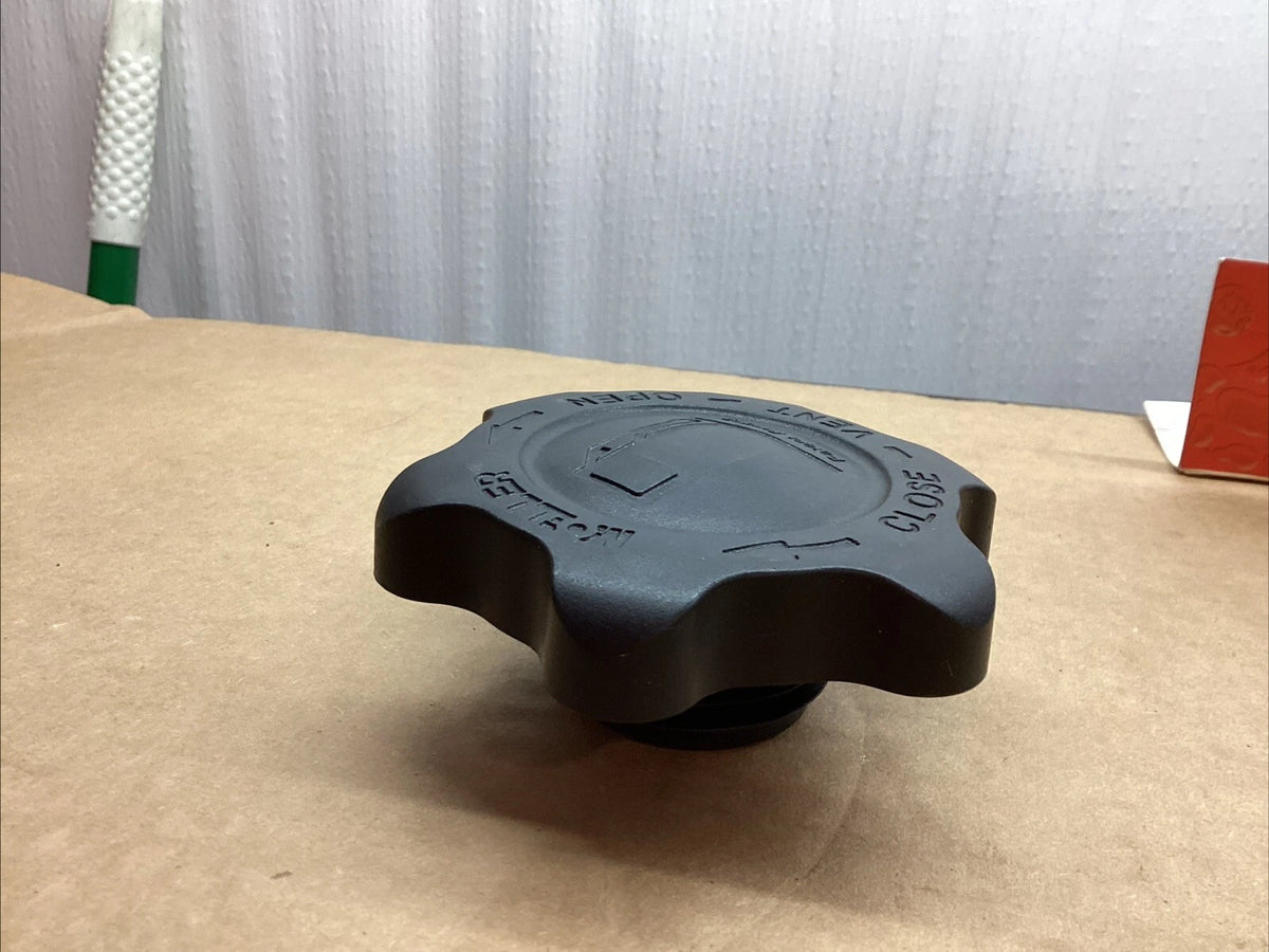 Moeller Internal Threaded Cap 305946-10 for Topside Fuel Tanks (Resealed)