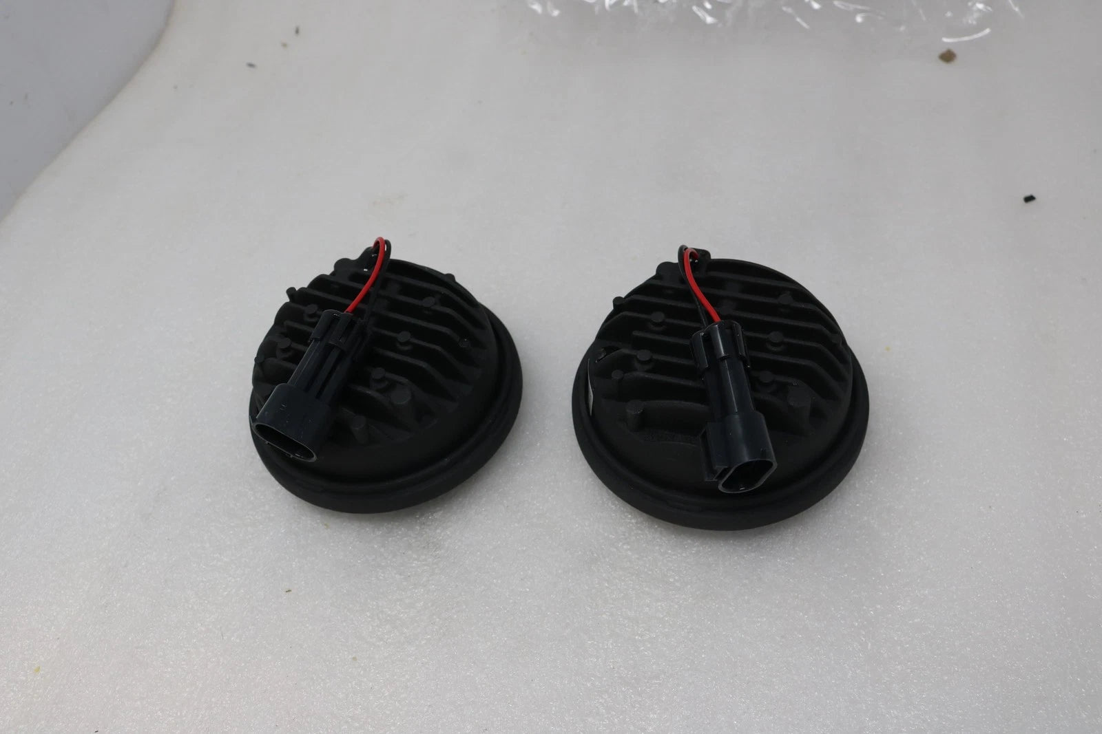2X OEM Harley Daymaker 4" Auxiliary Lamps B 68000008A