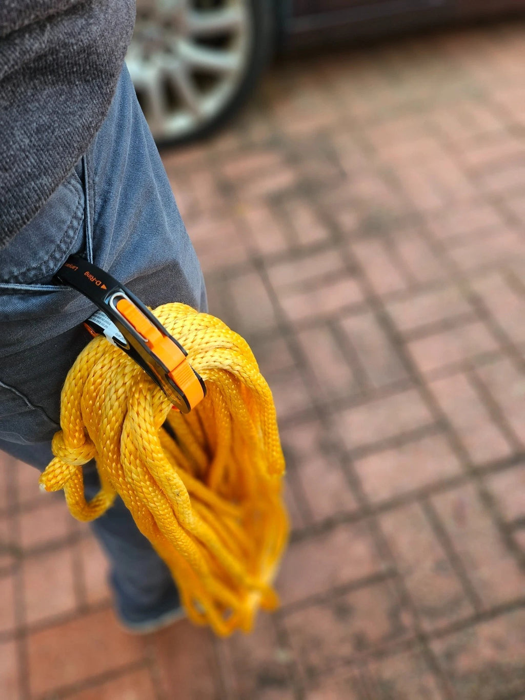 Rope and Cable Holder for QA WORLDWIDE Medium Cable Cuff (No Years Specified)